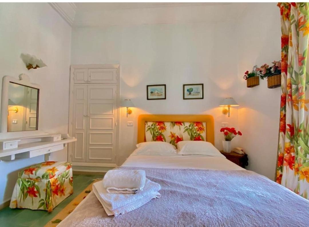 Plaza Corniche Hotel La Marsa Bagian luar foto
