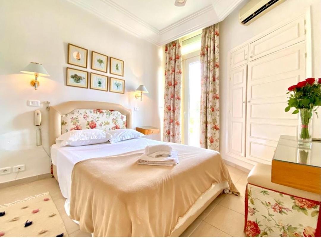 Plaza Corniche Hotel La Marsa Bagian luar foto