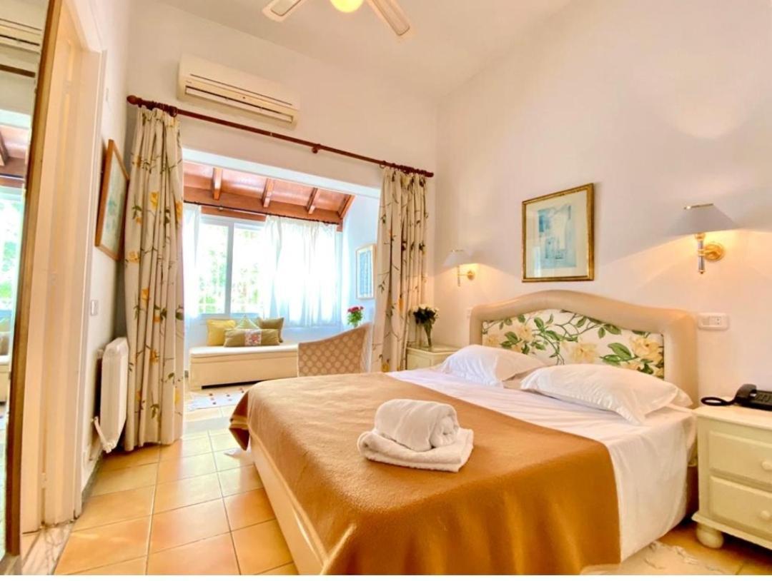 Plaza Corniche Hotel La Marsa Bagian luar foto