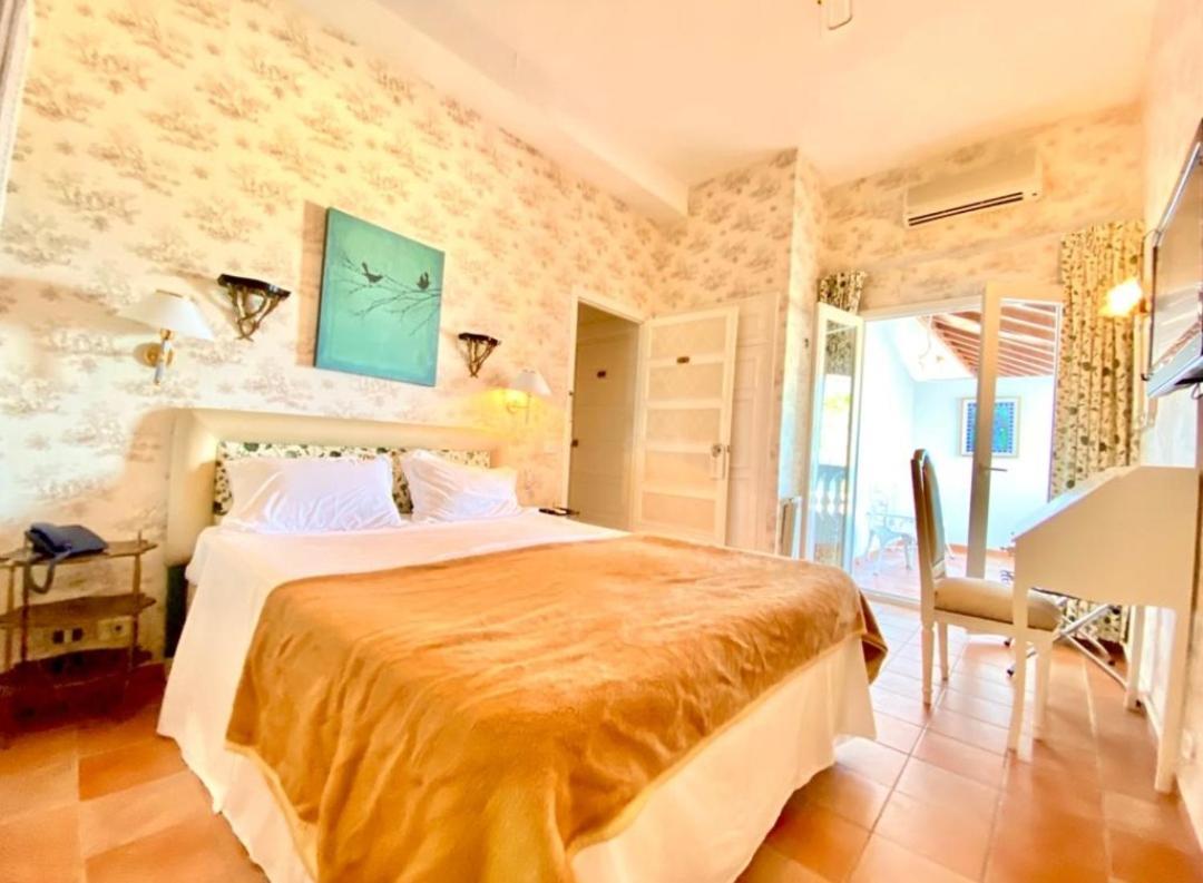 Plaza Corniche Hotel La Marsa Bagian luar foto