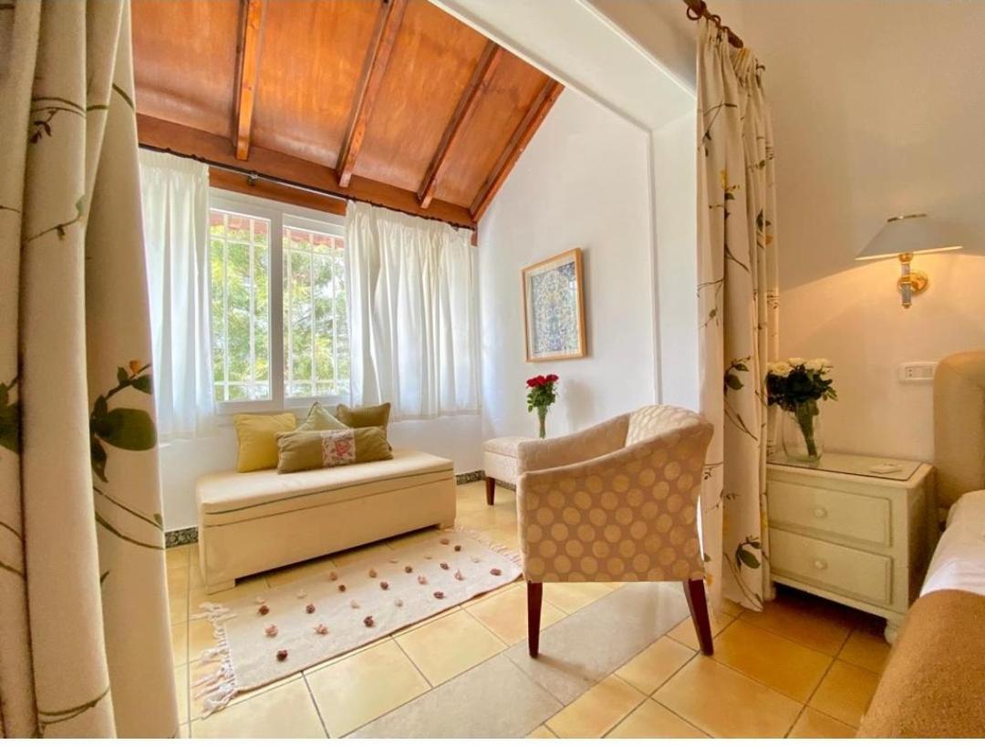 Plaza Corniche Hotel La Marsa Bagian luar foto