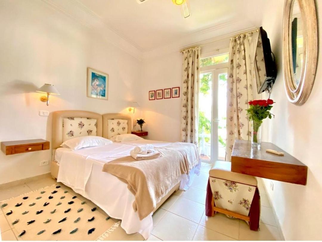 Plaza Corniche Hotel La Marsa Bagian luar foto